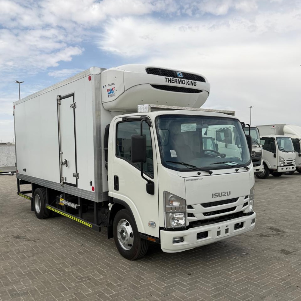 Self Diesel Engine Refrigerated Truck