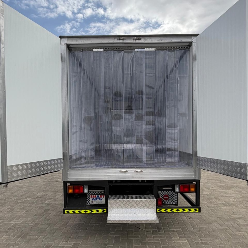 Self Diesel Engine Refrigerated Truck